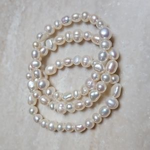 😍White Pearl Bracelet Set of 3😍NWOT